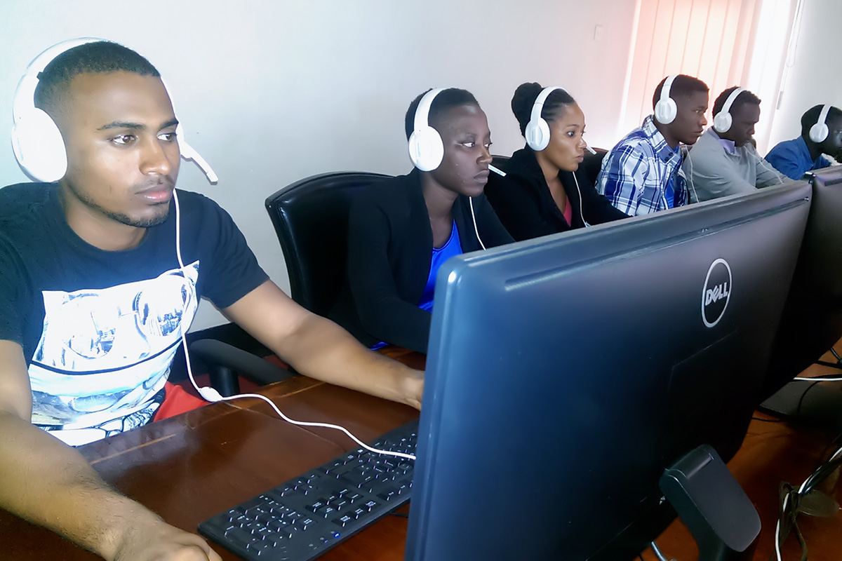 students in the Web designing class at Proline Film Academy